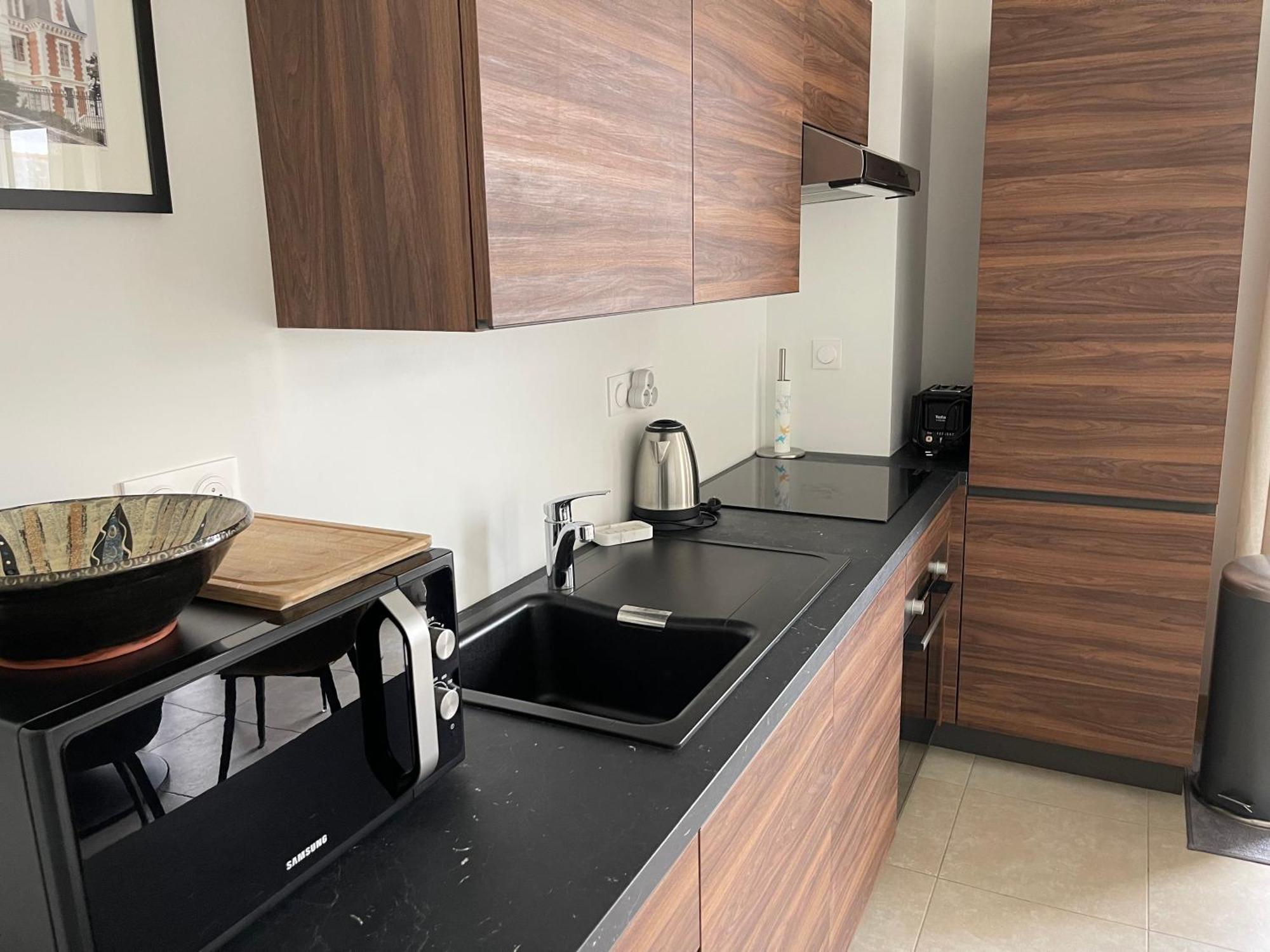 Bella Cruz 66 M2 Prestations Premium, Wifi, Balcon, Parking Avec Borne De Recharge Electrique, Plage Prieure, Commerces Динар Экстерьер фото